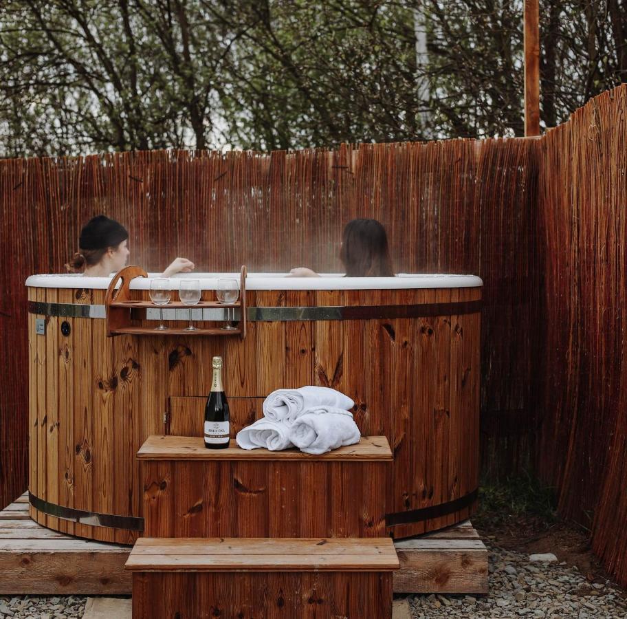 Biala Czapla Glamping Z Balia Nad Jeziorem Czorsztynskim Luxuszelt Maniowy