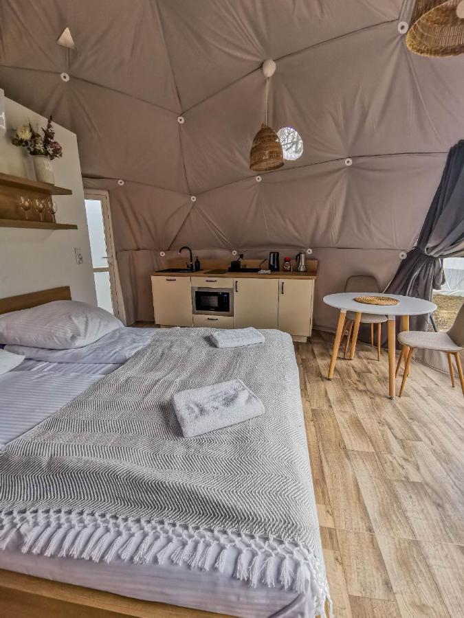 Luxuszelt Biala Czapla Glamping Z Balia Nad Jeziorem Czorsztynskim Maniowy